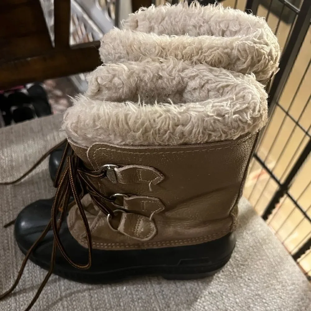 Sorel size 4 winter boots